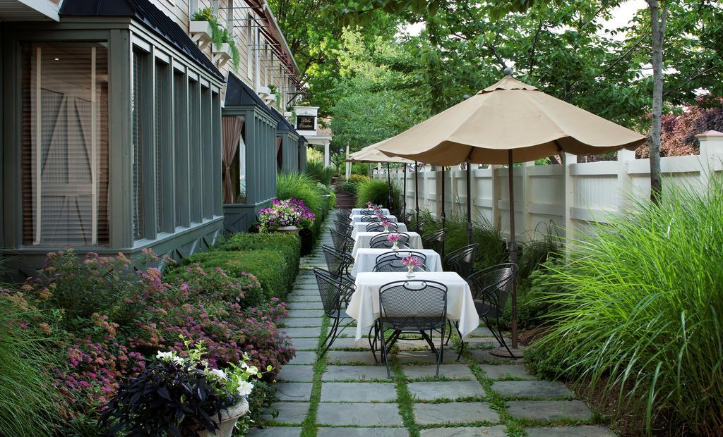 The Inn At Leola Village, A Historic Hotel Of America Екстериор снимка